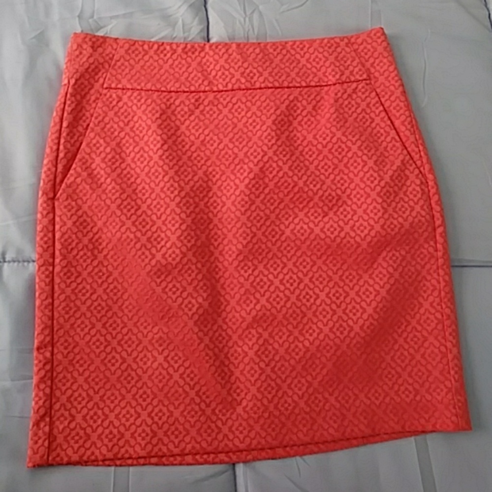 Ann Taylor Petite, Embossed, Mini Skirt with Pocke